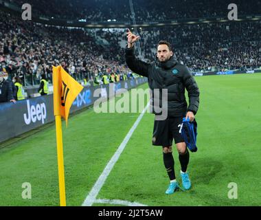 Turin, Italien. 03. April 2022. Hakan Calhanoglu von Inter während des Fußballspiels der italienischen Meisterschaft Serie A zwischen dem FC Juventus und dem FC Internazionale am 3. April 2022 im Allianz-Stadion in Turin, Italien - Foto Nderim Kaceli/DPPI Credit: DPPI Media/Alamy Live News Stockfoto