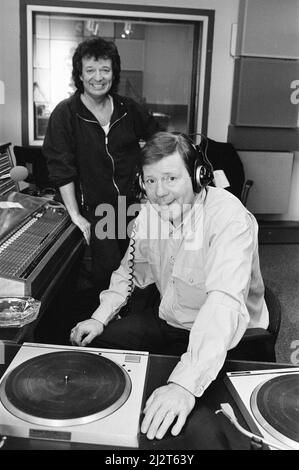 Billy Butler und Wally Scott, BBC Radio Merseyside Moderatoren, Mittwoch, 10.. Februar 1993. Stockfoto