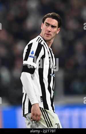 Torin, Italien. 03. April 2022. Dusan Vlahovic (Juventus) während des italienischen Spiels „Serie A“ zwischen Juventus 0-1 Inter im Allianz Stadium am 3. April 2022 in Turin, Italien. (Foto von Maurizio Borsari/AFLO Credit: Aflo Co. Ltd./Alamy Live News Stockfoto