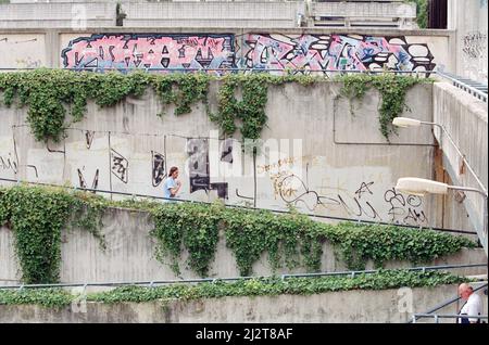 Allgemeine Ansichten der Alexandra Road Wohnsiedlung, richtig bekannt als die Alexandra und Ainsworth Anwesen, aber häufiger Rowley Way genannt. Am 18. August 1993 erhielt sie den Status der Klasse II*. Camden, London. 20.. August 1993. Stockfoto