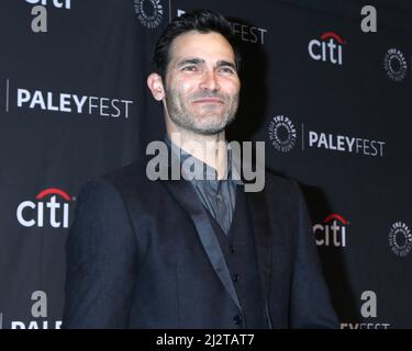 Los Angeles, Kalifornien. 3. April 2022. Tyler Hoechlin bei der Ankunft von SUPERMAN & LOIS im PaleyFest LA 2022, Dolby Theater, Los Angeles, CA, 3. April 2022. Kredit: Priscilla Grant/Everett Collection/Alamy Live Nachrichten Stockfoto