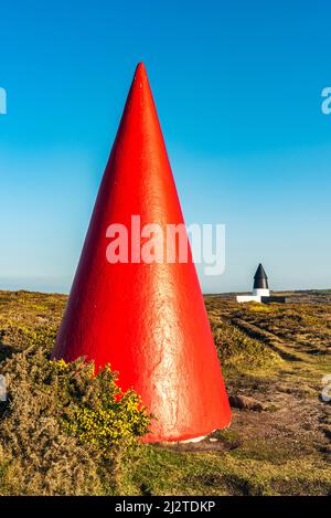 Navigationstag am Ende des Landes, Gwennap Head, Porthgwarra, Lands End, Cornwall, England Stockfoto