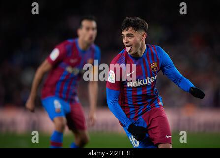 Barcelona, Spanien. 3. April 2022. Pedri aus Barcelona feiert sein Tor am 3. April 2022 bei einem Spiel der La Liga Santander zwischen dem FC Barcelona und dem FC Sevilla in Camp Nou, Barcelona, Spanien. Quelle: Pablo Morano/Xinhua/Alamy Live News Stockfoto