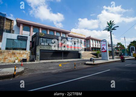 Vordereingang der Discovery Mall an der Jl. Kartika Plaza in Kuta, Bali. Stockfoto