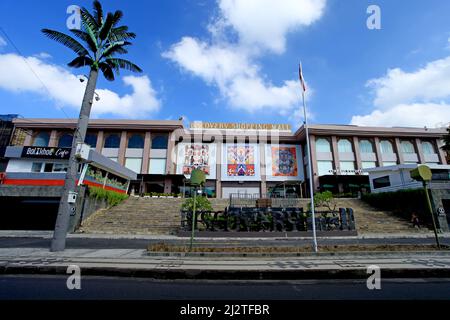 Vordereingang der Discovery Mall an der Jl. Kartika Plaza in Kuta, Bali. Stockfoto