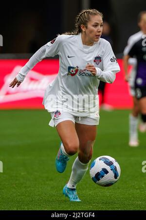WASHINGTON, DC, USA - 03. APRIL 2022: Washington Spirit forward Ashley Sanchez (10) beim Angriff während eines NWSL Challenge Cup-Spiels zwischen dem Washington Spirit und dem Orlando Pride am 03. April 2022 auf dem Audi-Feld in Washington, DC. (Foto von Tony Quinn-Alamy Live News) Stockfoto