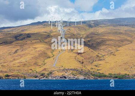 Kaheawa Power Windpark auf den Bergen von West maui hawaii und Küste Stockfoto