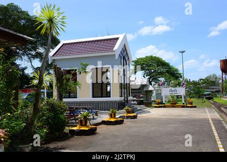 TRANG, THAILAND - 23. März 2022 : Kantang Bahnhof, Es ist das letzte Terminal der Süd-Andaman Eisenbahn, der Bahnhof wurde registriert als Stockfoto