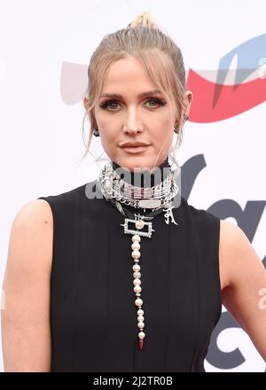 Los Angeles, USA. 03. April 2022. Ashlee Simpson beim Spaziergang auf dem roten Teppich bei Steven Tylers Annual Grammy Awards Viewing Party 4., die am 3. April 2022 im Hollywood Palladium in Los Angeles, CA, stattfand. (Foto von Scott Kirkland/Sipa USA) Quelle: SIPA USA/Alamy Live News Stockfoto