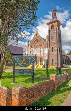 St. Patrick's Catholic Church, Glen Innes. Der Grundstein für das erste katholische Kirchengebäude in Glen Innes wurde 1864 von Dean Lynch gelegt Stockfoto