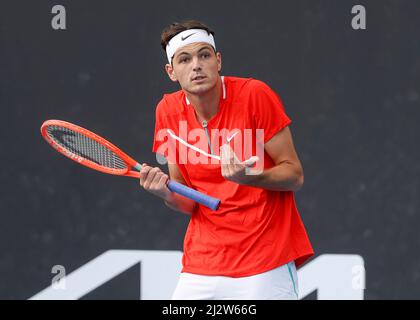 Der amerikanische Tennisspieler Taylor Fritz reagiert während des Australian Open 2022 Tennisturniers, Melbourne Park, Melbourne, Victoria, Australien Stockfoto