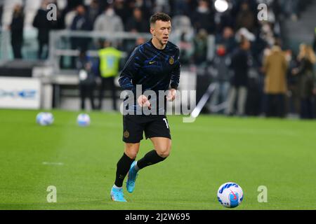 TURIN, ITALIEN - 03. APRIL 2022. Ivan Perisic vom FC Internazionale Milano während des Spiels zwischen dem FC Juventus und dem FC Internazionale Milano am 03. April 2022 im Allianz Stadium in Turin, Italien. Kredit: Massimiliano Ferraro/Medialys Images/Alamy Live Nachrichten Stockfoto