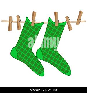 Bunte Socken hängen an einem Seil.Grüne karierte Socken an der Wäscheleine.Kinder Socken trocknen und hängen an Wäschesteine mit Wäscheklammern.Symbol zum Trocknen von Wäsche Stock Vektor