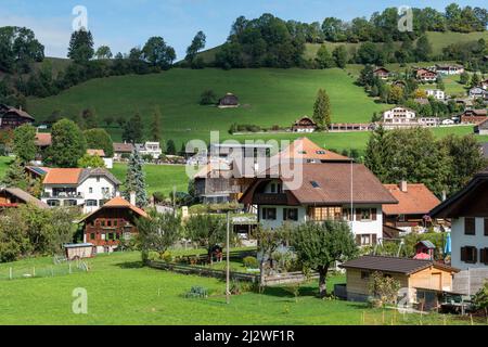 Das Dorf Charmey liegt in der Nähe des Dorfes Gruyères in der Fribourg-Zone, Schweiz Stockfoto