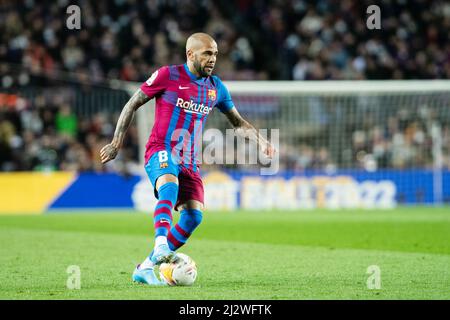 Daniel Alves vom FC Barcelona während des Fußballspiels der spanischen Meisterschaft La Liga zwischen dem FC Barcelona und dem FC Sevilla am 3. April 2022 im Camp Nou-Stadion in Barcelona, Spanien - Foto: Marc Graupera Aloma/DPPI/LiveMedia Stockfoto