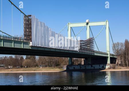 Sanierung der Rodenkirchener Rheinbrücke, Autobahnbrücke A4, Köln, Deutschland. Sanierung der Rodenkirchener Brücke ueb Stockfoto