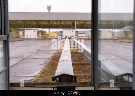 Helmstedt-Marienborn, Deutschland. Ehemaliger DDR-Grenzübergang entlang der Autobahn A2, heute Museum und Gedenk-Gedenkstätte Stockfoto