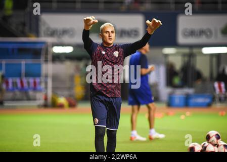 SAN JOSE, Costa Rica: Keylor Navas, costaricanischer Torwart, wärmte sich vor dem Costa Rica-Sieg über die USA 2-0 in der CONCACAF FIFA World Cup Qualif ein Stockfoto