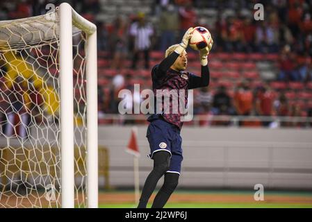 SAN JOSE, Costa Rica: Keylor Navas, costaricanischer Torwart, wärmte sich vor dem Costa Rica-Sieg über die USA 2-0 in der CONCACAF FIFA World Cup Qualif ein Stockfoto