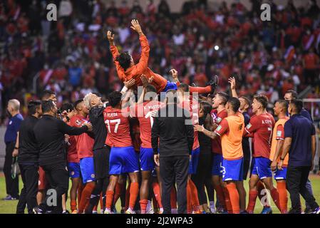 SAN JOSE, Costa Rica: Costaricaner feiern auf dem Spielfeld nach dem Sieg Costa Ricas über die USA 2-0 in den CONCACAF FIFA World Cup Qualifiers Stockfoto