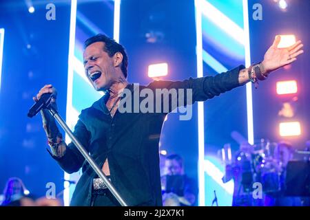 Marc Anthony tritt während seiner Palla Voy Concert Tour am 3. April 2022 im HEBCENTRE in Cedar Park, Texas, auf. (Foto von Maggie Boyd/Sipa USA) Stockfoto