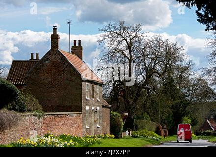 DPD Lieferwagen im Dorf South Dalton, East Yorkshire, England Stockfoto