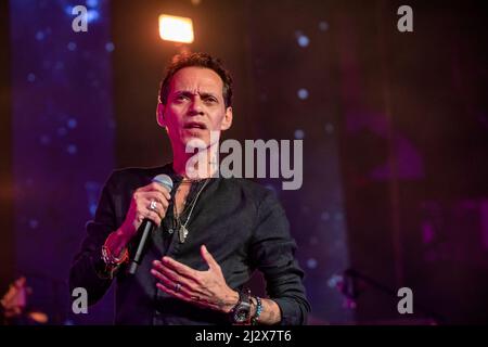 Marc Anthony tritt während seiner Palla Voy Concert Tour am 3. April 2022 im HEBCENTRE in Cedar Park, Texas, auf. (Foto von Maggie Boyd/Sipa USA) Stockfoto