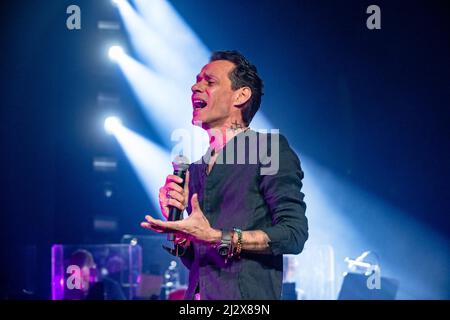 Marc Anthony tritt während seiner Palla Voy Concert Tour am 3. April 2022 im HEBCENTRE in Cedar Park, Texas, auf. (Foto von Maggie Boyd/Sipa USA) Stockfoto