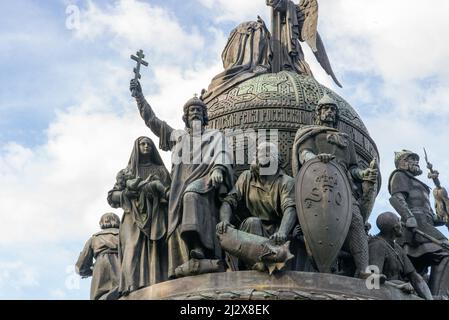 Russland, Welikij Nowgorod, 2021, Juni 03: Detail des Millennium of Russia Bronze Monument. Sie wurde 1862 im Kreml von Nowgorod errichtet. Stockfoto