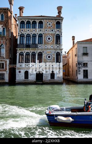 Blick auf den Palazzo Dario am Canale Grande, Venedig, Venetien, Italien, Europa Stockfoto