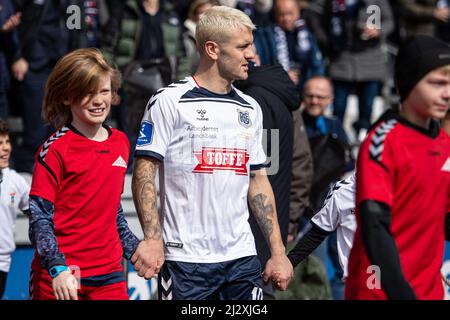 Aarhus, Dänemark. 03., April 2022. Jack Wilshere (10) von der AGF steigt in das Feld für das Superliga-Spiel 3F zwischen Aarhus GF und Vejle Boldklub im Ceres Park in Aarhus ein. (Foto: Gonzales Photo - Morten Kjaer). Stockfoto