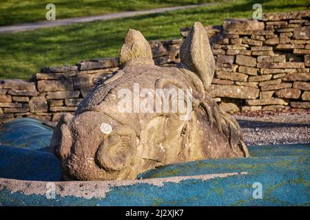 Cottam, Preston, Lancashire. „War Horse to Water“ Village Green Thompson Dagnall Sculptor Stockfoto