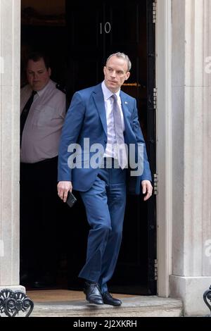 Der Abgeordnete Dominic Raab, stellvertretender Premierminister, Lordkanzler und Justizminister, wird vor den Kabinettssitzungen in der Downing Street 10 gesehen. Stockfoto