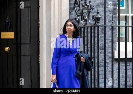 Suella Braverman QC MP, Generalanwältin, wird vor wöchentlichen Kabinettssitzungen in der Downing Street 10 gesehen. Stockfoto