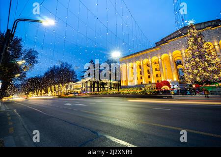 TIFLIS, GEORGIEN: Weihnachtsdekoration im Stadtzentrum von Tiflis, Hauptstadt von Georgien Stockfoto