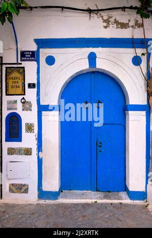 Tunesien, Hammamet, bunte Tür in der Medina Stockfoto