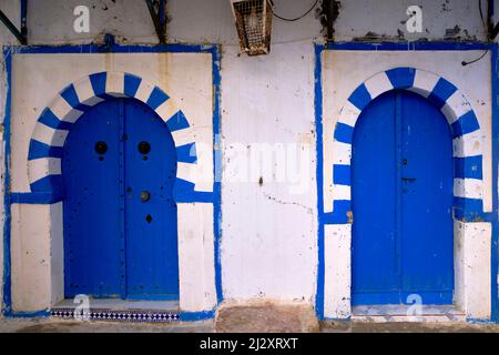 Tunesien, Hammamet, bunte Tür in der Medina Stockfoto