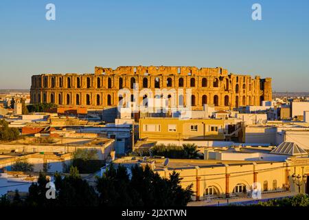 Tunesien, archäologische Stätte von El Jem, die von der UNESCO zum Weltkulturerbe erklärt wurde, römisches Amphitheater Stockfoto