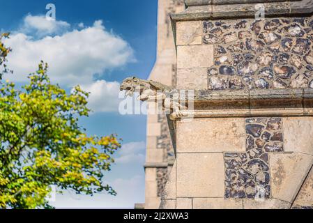 Schrecklicher Stein Gargoyle an der St. Albans Kirche Fassade. Kopenhagen, Dänemark Stockfoto