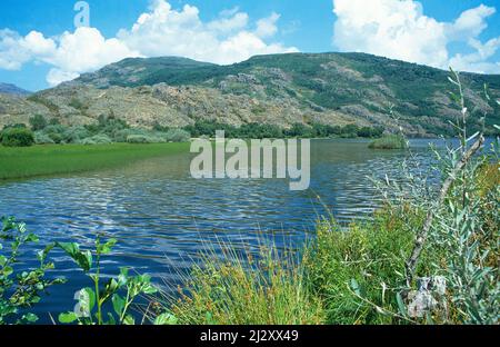 See. Lago de Sanabria Nature Reserve, Provinz Zamora, Kastilien-León, Spanien. Stockfoto