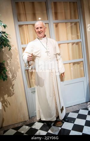 Paris, Musée Grevin Wachsmuseum (Frankreich): Statue von Papst Franziskus Stockfoto
