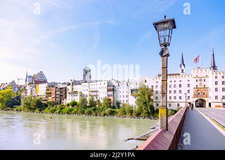 Wasserschloss am Inn; Altstadt; Innbrücke, Brucktor Stockfoto