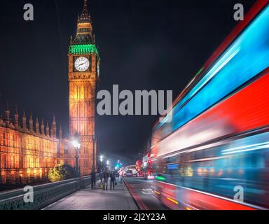 Big Ben und roter Doppeldeckerbus, London, England, Großbritannien Stockfoto