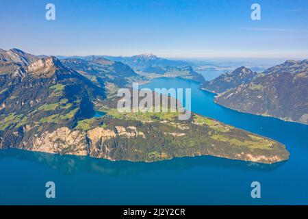 Luftaufnahme des Vierwaldstättersees und des Pilatus, Morschach, Glarner Alpen, Kanton Schwyz, Schweiz Stockfoto