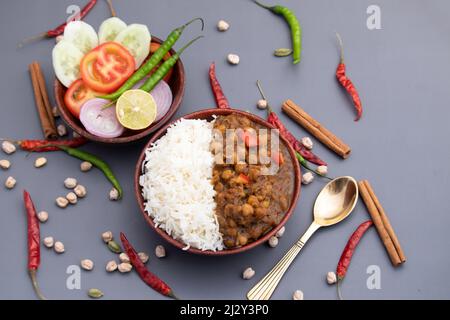 Punjabi Chhole Auch Bekannt Als Chhola Masala Sabji Amritsari Chole Sabzi Masaledar Chana Chola Oder Kichererbsen Veg Curry Aus Kichererbsen Zwiebeltomate Stockfoto