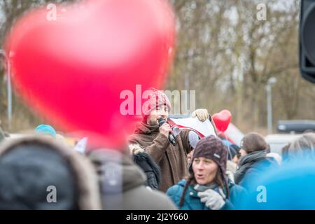 Regensburg, Bayern, Deutschland, 26. Januar 2022: Demonstranten der Antifa-Linken Antifaschisten bei einer Anti-Corona-Demonstration in Regensburg mit Bannershi Stockfoto