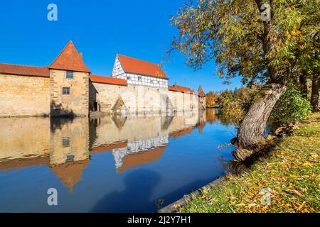 Stadtmauer am Seeweiher, Weißenburg, Franken, Bayern, Deutschland Stockfoto