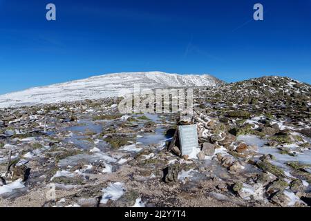 Mount Katahdin Summit Tablelands, Schnee, Winter, Alpine Zone, Northern Terminus Appalachian Trail, Baxter State Park, höchster Berg in Maine. Stockfoto