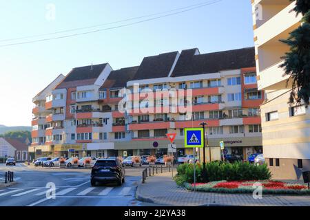 September 8 2021 - Bistrita, Bistritz, Rumänien: Blick auf alte Häuser in der Altstadt Rumäniens Stockfoto