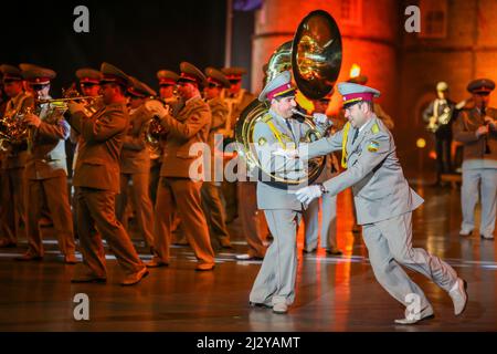 Militärband der ukrainischen Bodentruppen, Kurzform: Militärband Tschernihiv, Ukraine, auf der Musikparade 2017, Marching Band Show in der Rittal-Arena Wetzlar, Deutschland, 12. März 2017. Kredit: Christian Lademann / LademannMedia Stockfoto